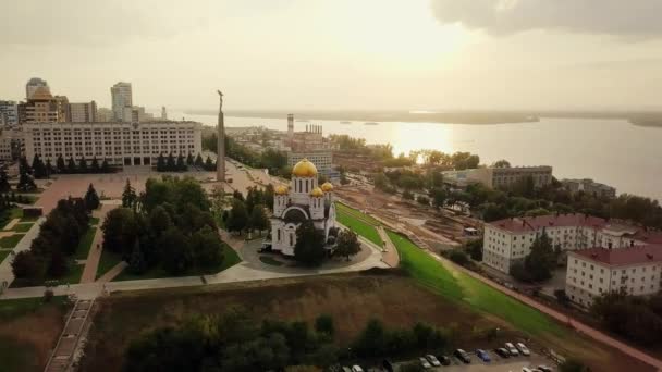 俄罗斯 萨马拉 2017年9月14日 荣耀广场的看法 纪念碑的荣耀 圣殿的荣誉 伟大的烈士乔治的胜利 萨马拉地区政府 Ultrahd — 图库视频影像