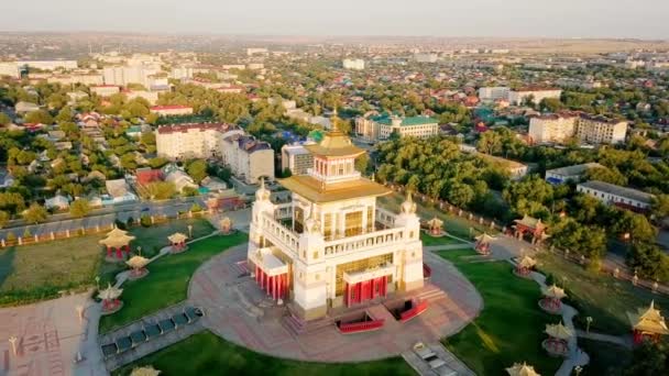 Morada Dorada Buda Shakyamuni Amanecer Templo Budista Más Grande República — Vídeos de Stock