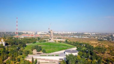 Vatan aramalar heykel! -kompozisyon Merkezi anıt-Ensemble Heroes of Stalingrad Savaşı Mamayev Kurgan olarak için. Sabah erkenden. Volgograd, Rusya Federasyonu 