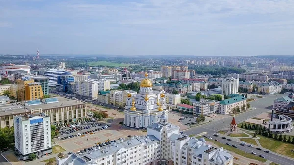 Katedral Prajurit Agung Feodor Ushakov. Saransk, Rusia. Indah panorama pemandangan kota — Stok Foto