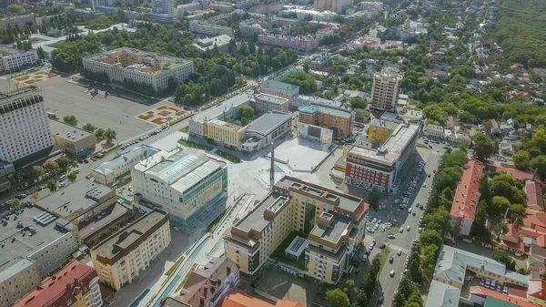 Rusia, Stavropol - 11 de septiembre de 2017: El centro de la ciudad. Ángel guardián de la Ciudad de la Cruz. Vista aérea —  Fotos de Stock