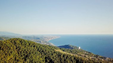Sochi Park Adler dan Mount Akhun, Sochi, Rusya Federasyonu'görünümünü 