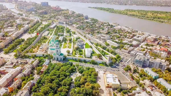 Vista aérea del Kremlin de Astracán, complejo histórico y arquitectónico. Rusia, Astracán —  Fotos de Stock