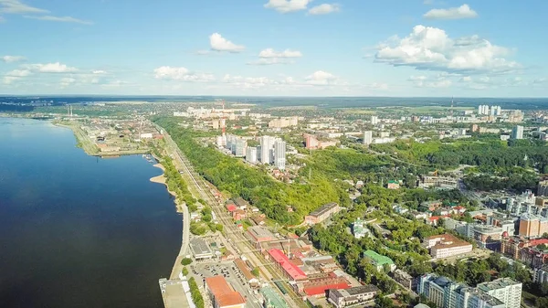 Rusya 'nın Perm kentinin panoramik görüntüsü  