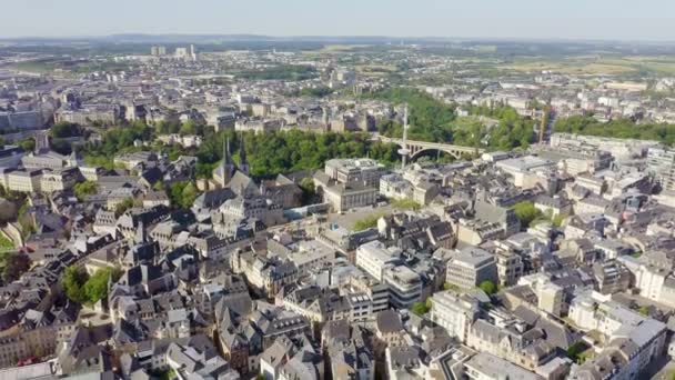 Luksemburg, Historyczne centrum miasta rano. 4K — Wideo stockowe