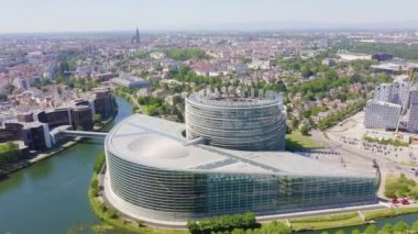 Strasbourg, Fransa. Binaların kompleksi Avrupa Parlamentosu 'dur. 4K
