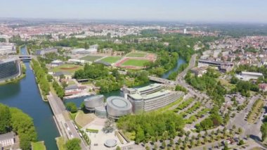 Strasbourg, Fransa. Binaların kompleksi Avrupa Parlamentosu, Avrupa İnsan Hakları Mahkemesi 'dir. 4K