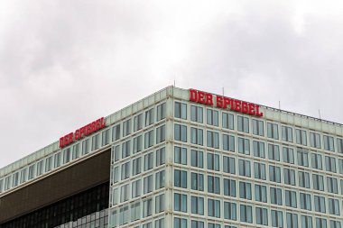 Hamburg, Almanya - 27 Haziran 2019: Medya şirketinin inşası 