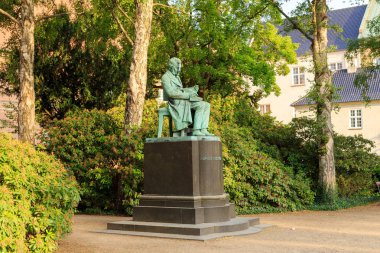 Kopenhag, Danimarka. Soren Kierkegaard Heykeli 1. Bibliotekshaven 