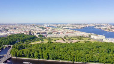 Açık güneşli havalarda St Petersburg şehir merkezinin panoramik havadan görünümü, Rusya, Drone Gönderen 