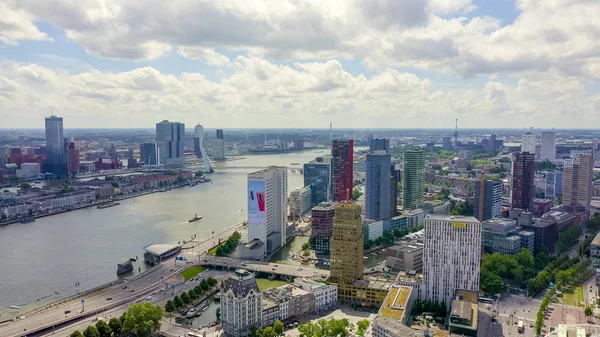 Rotterdam, Nizozemsko - 1. července 2019: Letecký pohled na centrum s mrakodrapy, Aerial View — Stock fotografie