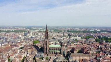 Strasbourg, Fransa. Şehrin tarihi kısmı, Strasbourg Katedrali. 4K