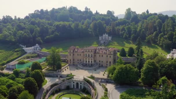 Torino, İtalya. Park 'lı Villa della Regina. 4K — Stok video