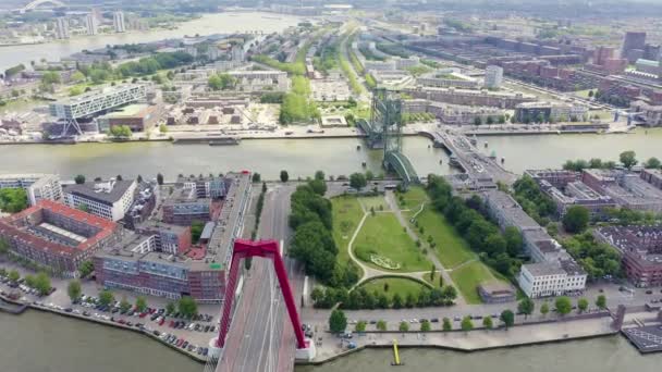 Rotterdam, Holandia. Mosty Rotterdamskie - most wiszący Williamsburg, most zwodzony De Hef i most Koninginnebrug. 4k — Wideo stockowe