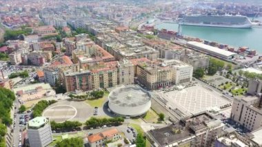 La Spezia, İtalya. Kral İsa 'nın Katedrali. Şehir manzaralı. 4K