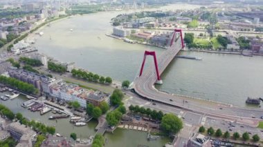 Rotterdam, Hollanda. Williamsburg Askılık Köprüsü, Nieuwe Maas Nehri üzerinde. 4k