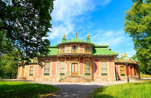 Stockholm, schweden - 23. juni 2019: drottningholm palastgarten. — Stockfoto