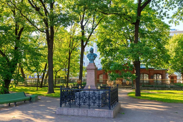 Saint-Petersburg, Russia - June 18, 2019: Bust of Peter I. Monum — Stock Photo, Image