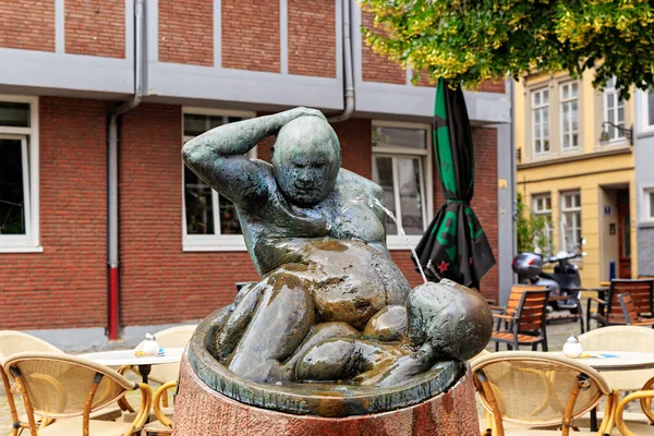 Bremen, Tyskland - 28 juni 2019: Skulptur av Brunnen Beim Bade — Stockfoto