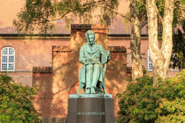 Kopenhag, Danimarka. Soren Kierkegaard Heykeli 1. Bibliotekshaven 