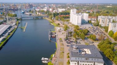Rusya, Kaliningrad - 21 Eylül 2018: İskelede dünya okyanus Müzesi. Denizaltı B-413, deniz uçağı olacak-12, dron üzerinden 
