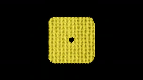 一个符号骰子是用毛线织成的. 针织得像一件毛衣 — 图库视频影像