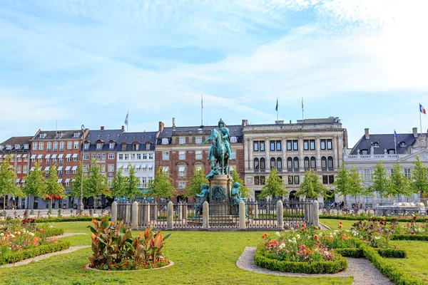 Copenhaga, Dinamarca. Estátua equestre, Rei Christian V - O f — Fotografia de Stock