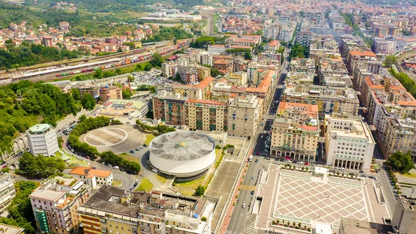 La Spezia, Włochy. Katedra Chrystusa Króla. Widok na miasto, Widok z powietrza — Zdjęcie stockowe
