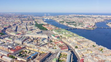 Açık güneşli havalarda St Petersburg şehir merkezinin panoramik havadan görünümü, Rusya, Drone Gönderen 