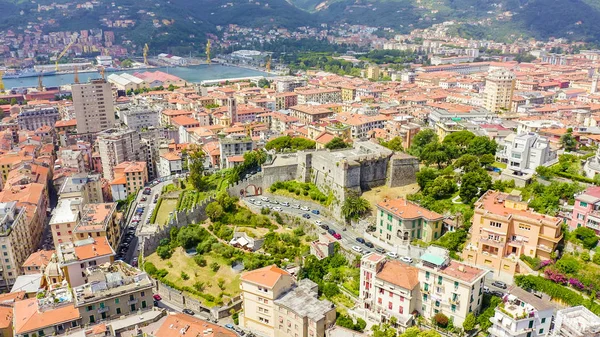 La Spezia, Italia. Castillo de San Giorgio. Vista desde arriba, Vista aérea —  Fotos de Stock