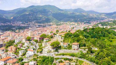 La Spezia, İtalya. Hill del Poggio 'da. Şehir manzarası, hava manzarası 