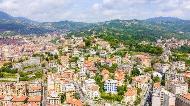 La Spezia, İtalya. Hill del Poggio 'da. Şehir manzarası, hava manzarası 