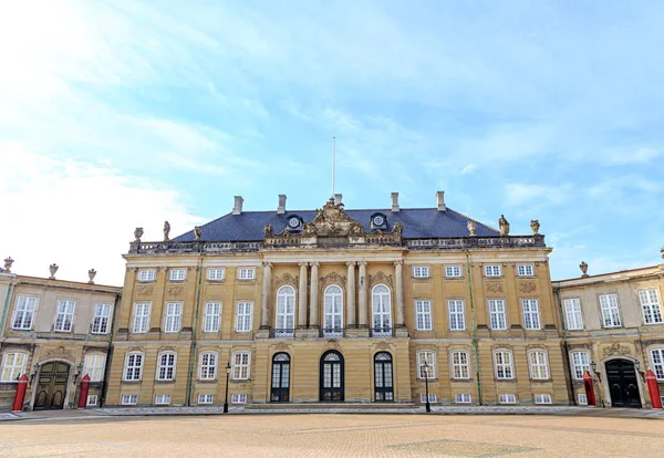 Copenhague, Dinamarca. El Palacio Real Amalienborg es un arquitecto — Foto de Stock