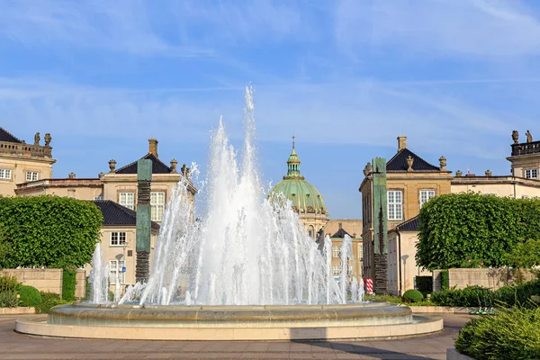 Copenhague, Dinamarca. Fuente del Parque Amaliehaven —  Fotos de Stock