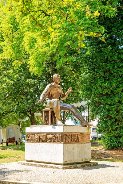 Bremen, Almanya - 28 Haziran 2019: Heinrich Heine heykeli, 195 — Stok fotoğraf
