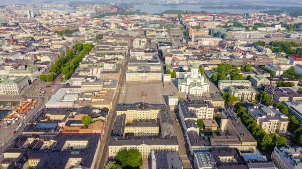 Helsínquia, Finlândia. Vista aérea do centro da cidade. Catedral de Helsínquia. Praça do Senado, de Drone — Fotografia de Stock