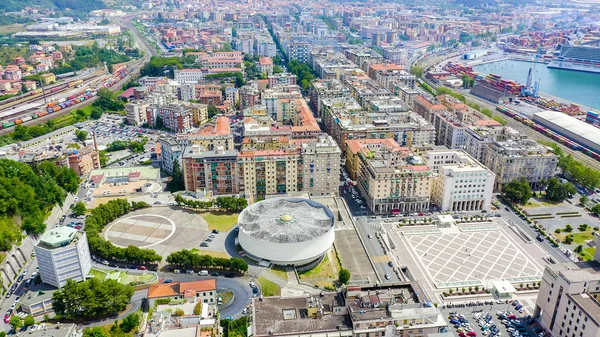 La Spezia, Włochy. Katedra Chrystusa Króla. Widok na miasto, Widok z powietrza — Zdjęcie stockowe
