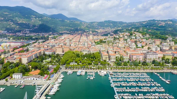 La Spezia, Italia. Embankment, calle Viale Italia. Vista desde arriba, Vista aérea —  Fotos de Stock