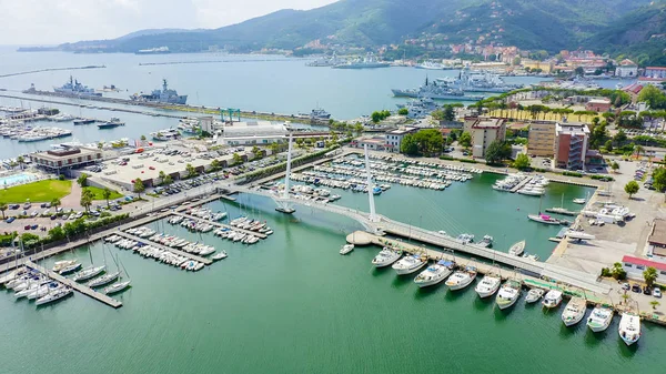 La spezia, Italien. Brücke thaon di schwelgen. Blick von oben, Luftaufnahme — Stockfoto