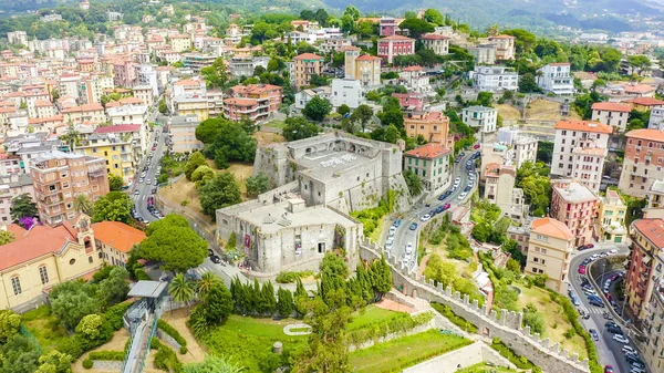 La Spezia, Italië. Kasteel van San Giorgio. Uitzicht van bovenaf, Luchtfoto — Stockfoto