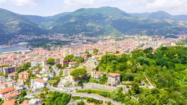 La Spezia, Italia. Cerro del Poggio. Vista de la ciudad, Vista aérea — Foto de Stock