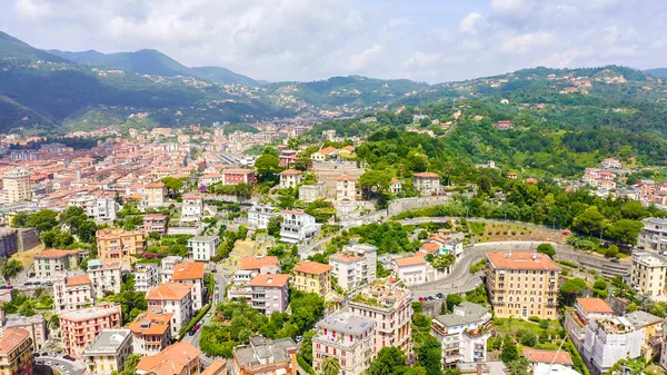 La Spezia, İtalya. Hill del Poggio 'da. Şehir manzarası, hava manzarası — Stok fotoğraf