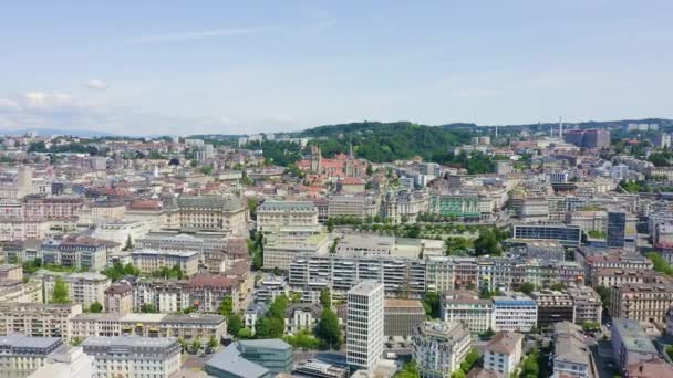 Lozanna, Szwajcaria. Lot nad centralną częścią miasta. La Cite jest historycznym centrum dzielnicy. 4K — Wideo stockowe