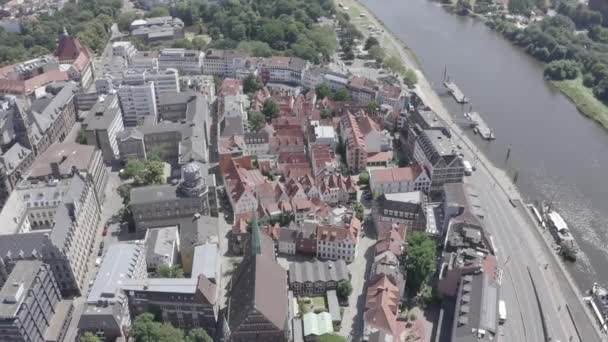 Bremen, Alemania. Bremen Schnoor ( Schnoorviertel ). Vista en vuelo. 4K — Vídeo de stock