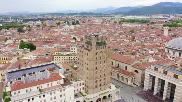 Brescia, Italy. The building on Victory Square. Text translated into English - mail and telegraph. 4K — Stock Video