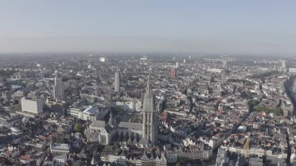 Antwerp, Belgium. Cathedral of Our Lady of Antwerp. (Onze-Lieve-Vrouwekathedraal Antwerpen). 4K — Stock Video