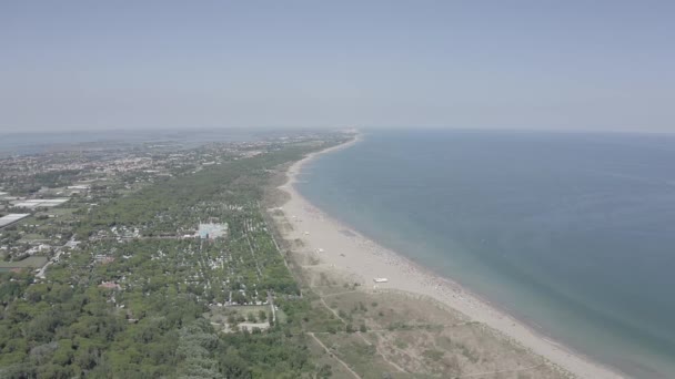 Venise, Italie. Plages de Punta Sabbioni. Cavallino-Treporti. Temps clair et ensoleillé. 4K — Video