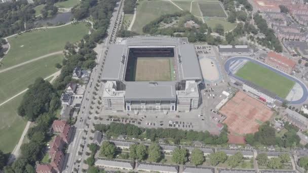 Koppenhága, Dánia. Parken Stadion (Telia Parken) egy stadion Koppenhágában. Helyszíne mérkőzések UEFA Euro 2020. Légifelvétel. 4k — Stock videók