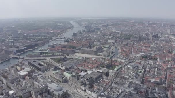 Köpenhamn, Danmark. Kungliga slottet Christiansborg, Christiansborg Slotsplads. 4K — Stockvideo