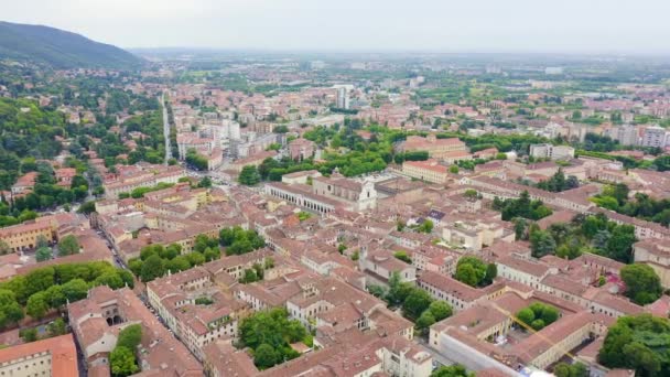 Brescia, İtalya. Sant Afra, Brescia. Arnaldo Meydanı. 4K — Stok video